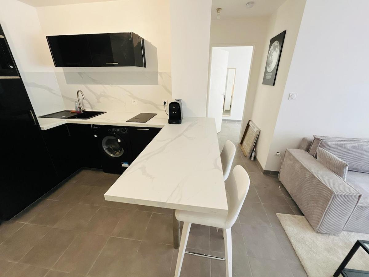 Appartement Proche Gare, T2 Neuf Et Climatise *